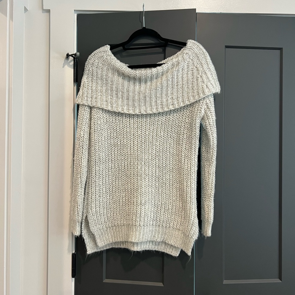 Vestique oversized off shoulder sweater Small